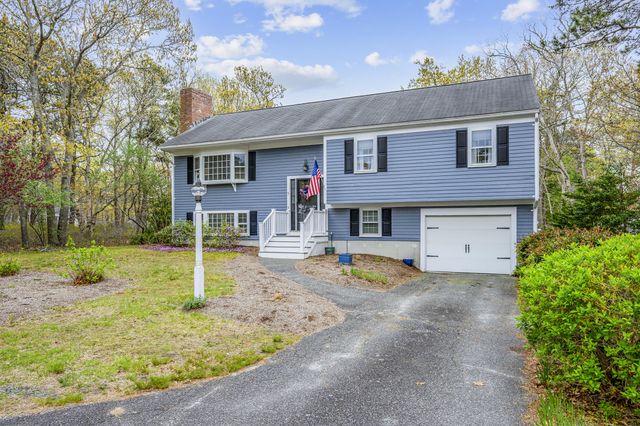 5 Kaycees Way, West Yarmouth, MA 02673
