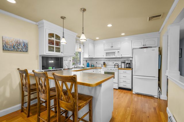 5 Kaycees Way, West Yarmouth, MA 02673