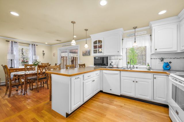 5 Kaycees Way, West Yarmouth, MA 02673