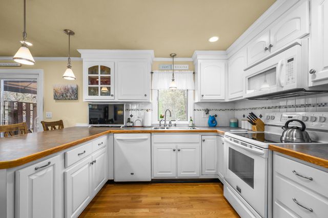 5 Kaycees Way, West Yarmouth, MA 02673