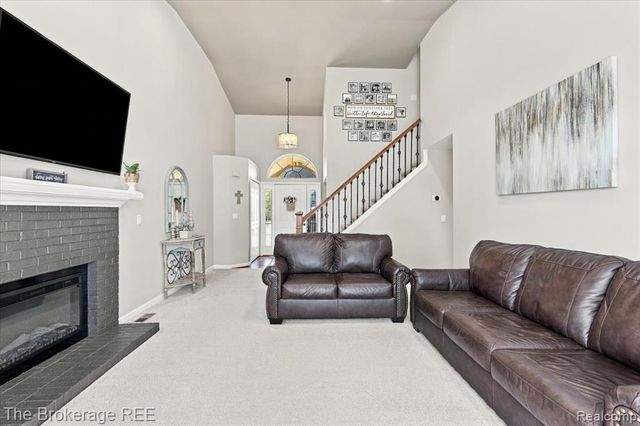 1087 Deer Creek Trail, Grand Blanc, MI 48439