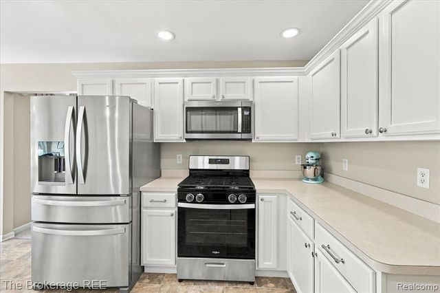1087 Deer Creek Trail, Grand Blanc, MI 48439