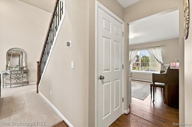 1087 Deer Creek Trail, Grand Blanc, MI 48439