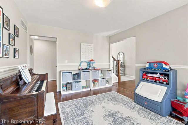 1087 Deer Creek Trail, Grand Blanc, MI 48439