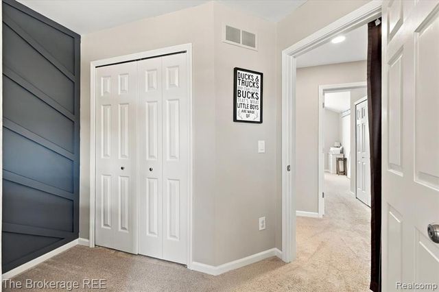 1087 Deer Creek Trail, Grand Blanc, MI 48439