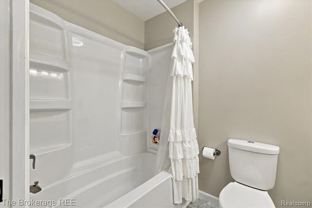 1087 Deer Creek Trail, Grand Blanc, MI 48439