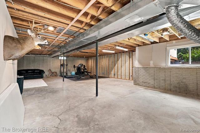 1087 Deer Creek Trail, Grand Blanc, MI 48439
