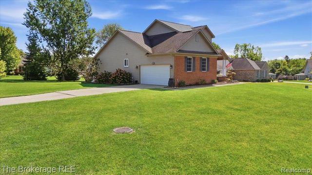 1087 Deer Creek Trail, Grand Blanc, MI 48439