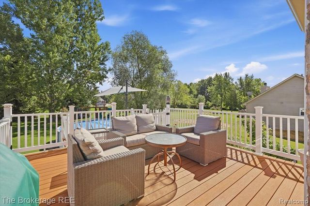 1087 Deer Creek Trail, Grand Blanc, MI 48439
