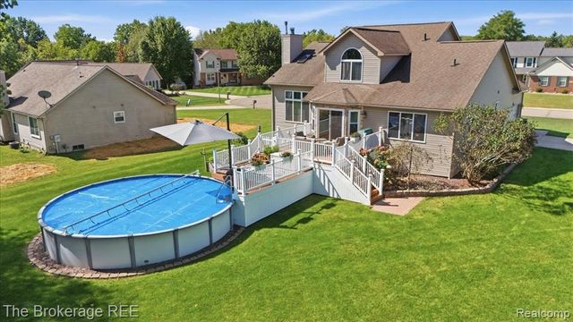 1087 Deer Creek Trail, Grand Blanc, MI 48439