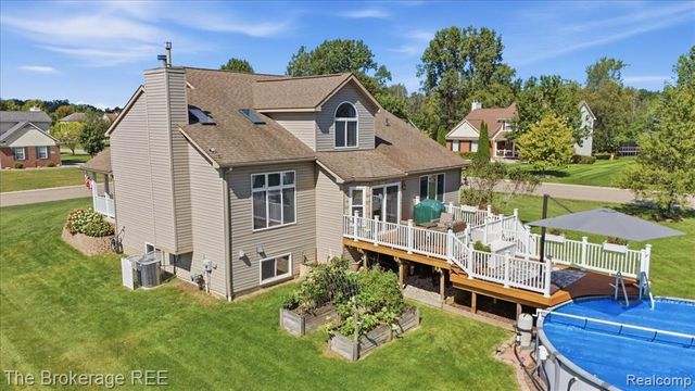 1087 Deer Creek Trail, Grand Blanc, MI 48439