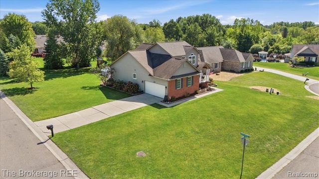 1087 Deer Creek Trail, Grand Blanc, MI 48439