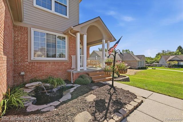 1087 Deer Creek Trail, Grand Blanc, MI 48439