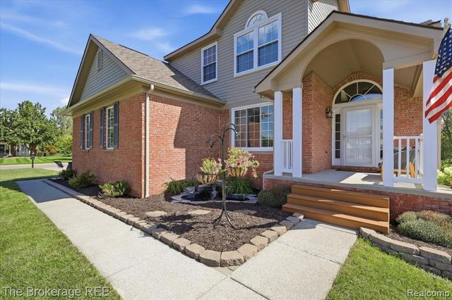 1087 Deer Creek Trail, Grand Blanc, MI 48439
