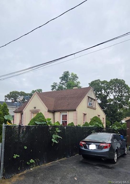 4 Andrews Avenue, Roosevelt, NY 11575 — photo 2