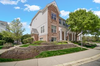 82 Arcadia Lane, Lake Zurich, IL 60047