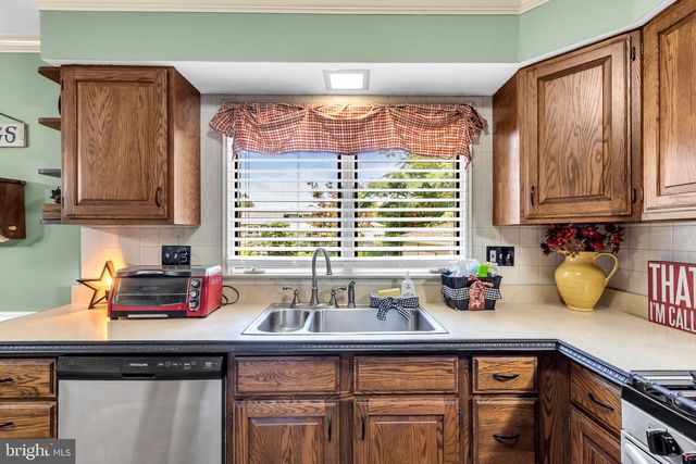 19 TIMBER CREEK RD, Stratford, NJ 08084