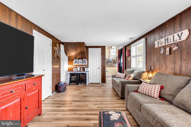 19 TIMBER CREEK RD, Stratford, NJ 08084