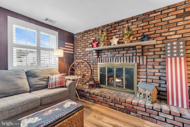 19 TIMBER CREEK RD, Stratford, NJ 08084