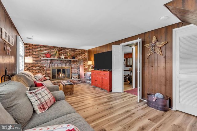 19 TIMBER CREEK RD, Stratford, NJ 08084