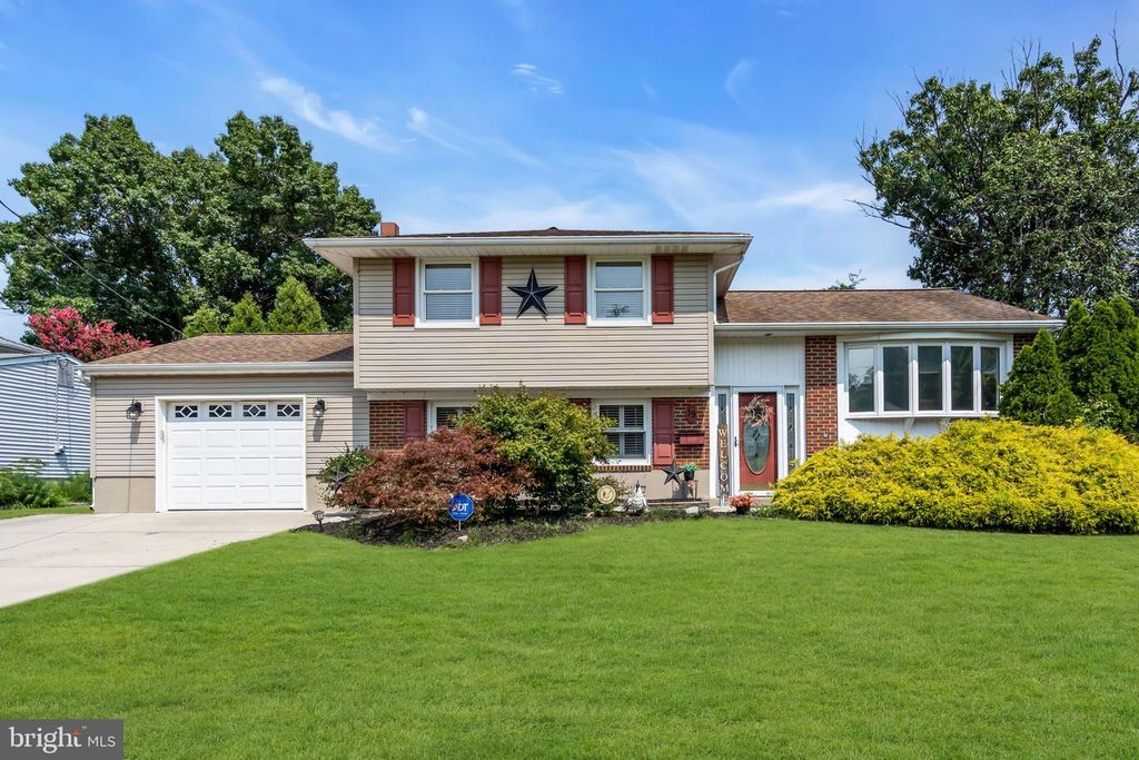 19 TIMBER CREEK RD, Stratford, NJ 08084