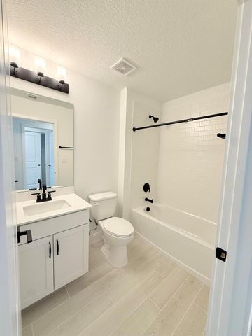 121 SE Birch Terrace, Stuart, FL 34997