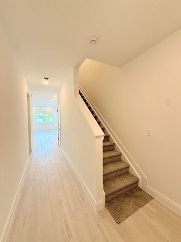 121 SE Birch Terrace, Stuart, FL 34997