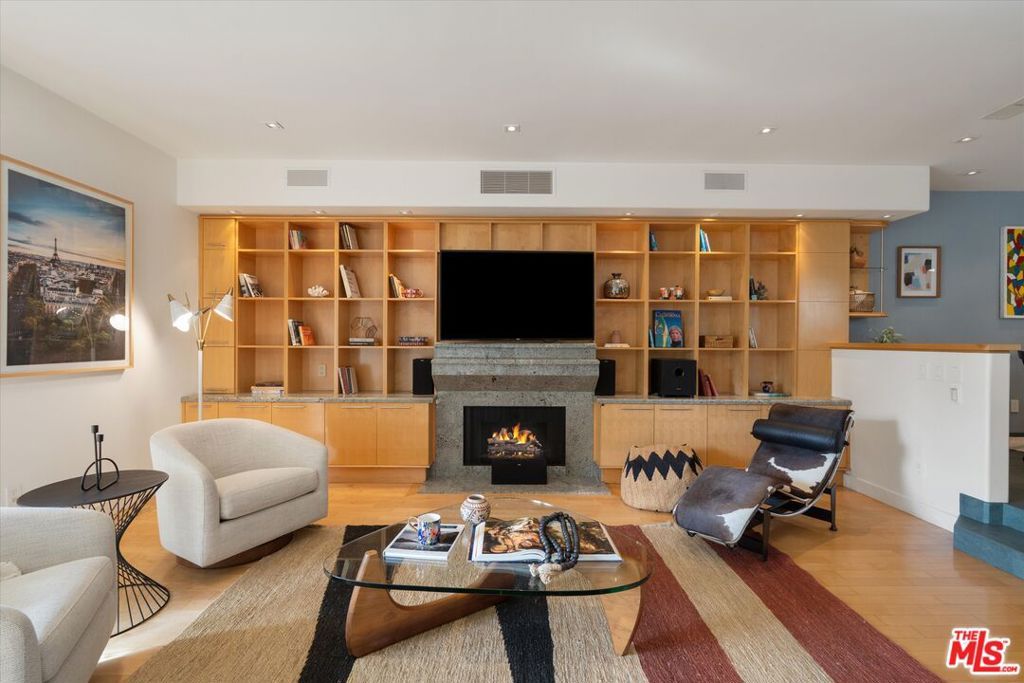 11925 Mayfield Avenue 2, Los Angeles, CA 90049 — photo 2