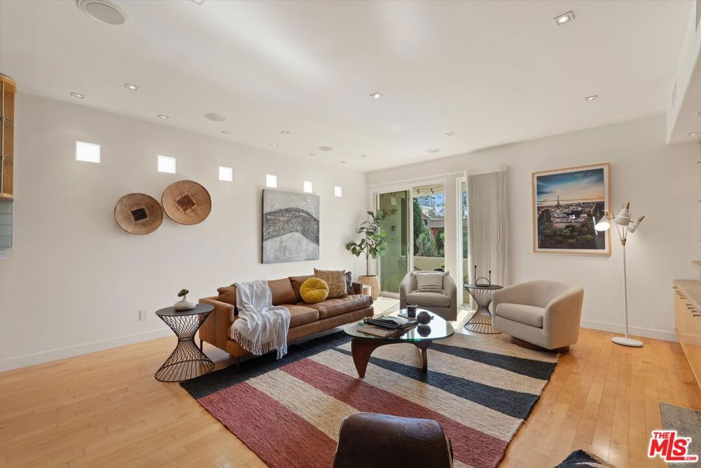 11925 Mayfield Avenue 2, Los Angeles, CA 90049 — photo 3