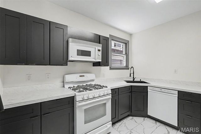 5325 Blow Street, St Louis, MO 63109
