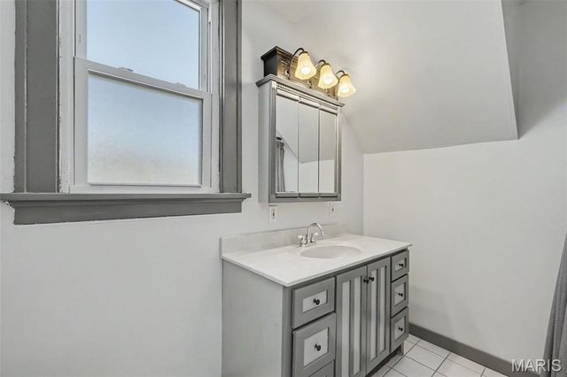 5325 Blow Street, St Louis, MO 63109