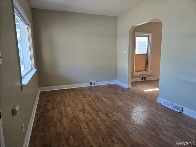 1869 Cleveland Avenue, Niagara Falls, NY 14305
