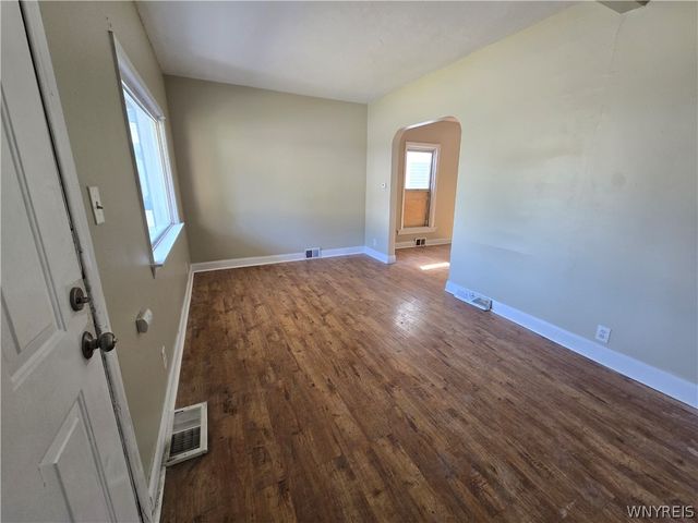 1869 Cleveland Avenue, Niagara Falls, NY 14305