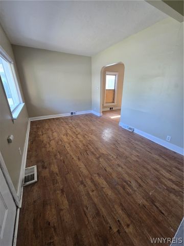 1869 Cleveland Avenue, Niagara Falls, NY 14305