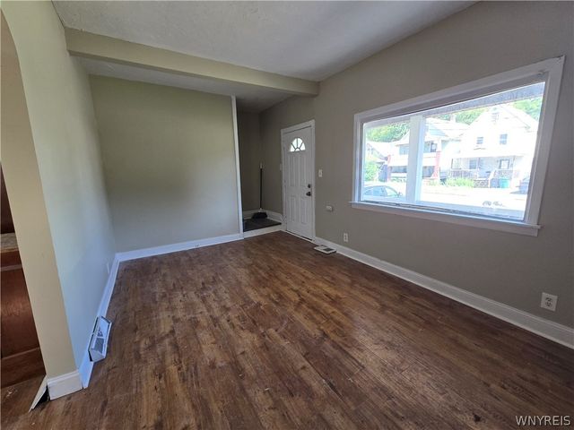 1869 Cleveland Avenue, Niagara Falls, NY 14305