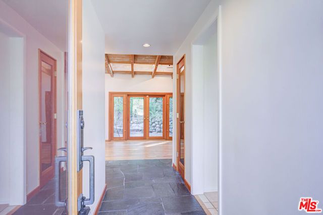 15511 Woodcrest Drive, Sherman Oaks, CA 91403