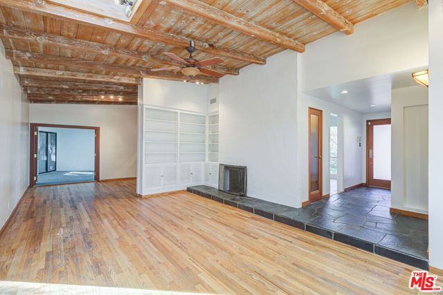 15511 Woodcrest Drive, Sherman Oaks, CA 91403