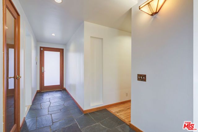 15511 Woodcrest Drive, Sherman Oaks, CA 91403