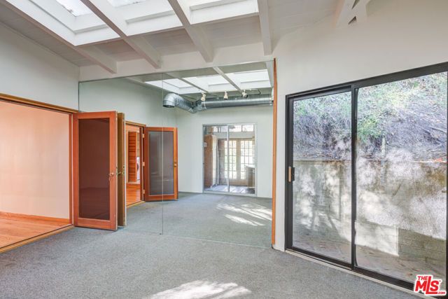 15511 Woodcrest Drive, Sherman Oaks, CA 91403