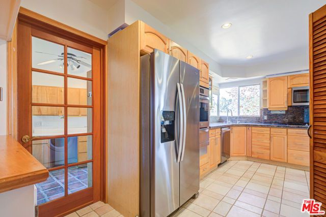 15511 Woodcrest Drive, Sherman Oaks, CA 91403