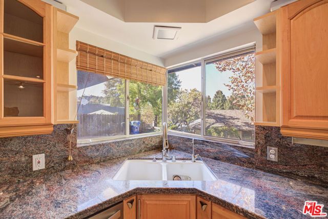 15511 Woodcrest Drive, Sherman Oaks, CA 91403