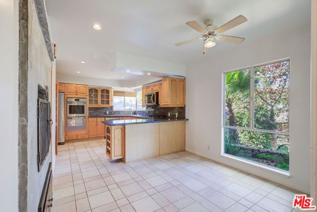 15511 Woodcrest Drive, Sherman Oaks, CA 91403