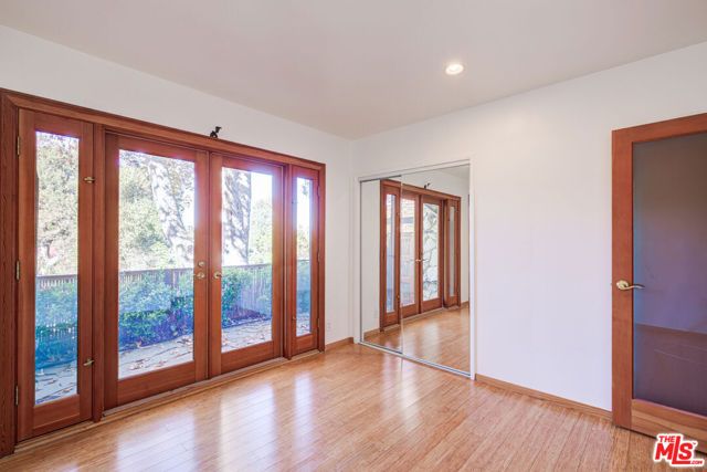 15511 Woodcrest Drive, Sherman Oaks, CA 91403