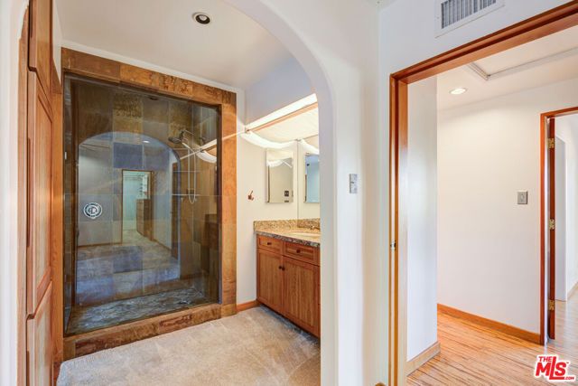 15511 Woodcrest Drive, Sherman Oaks, CA 91403