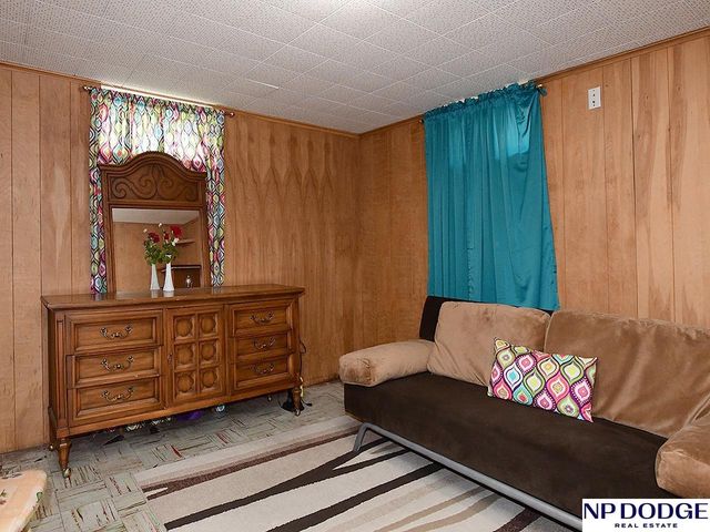 4949 Pratt Street, Omaha, NE 68104