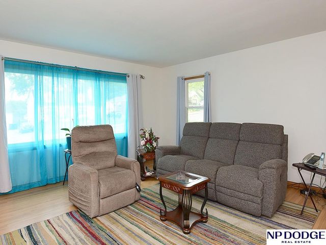 4949 Pratt Street, Omaha, NE 68104