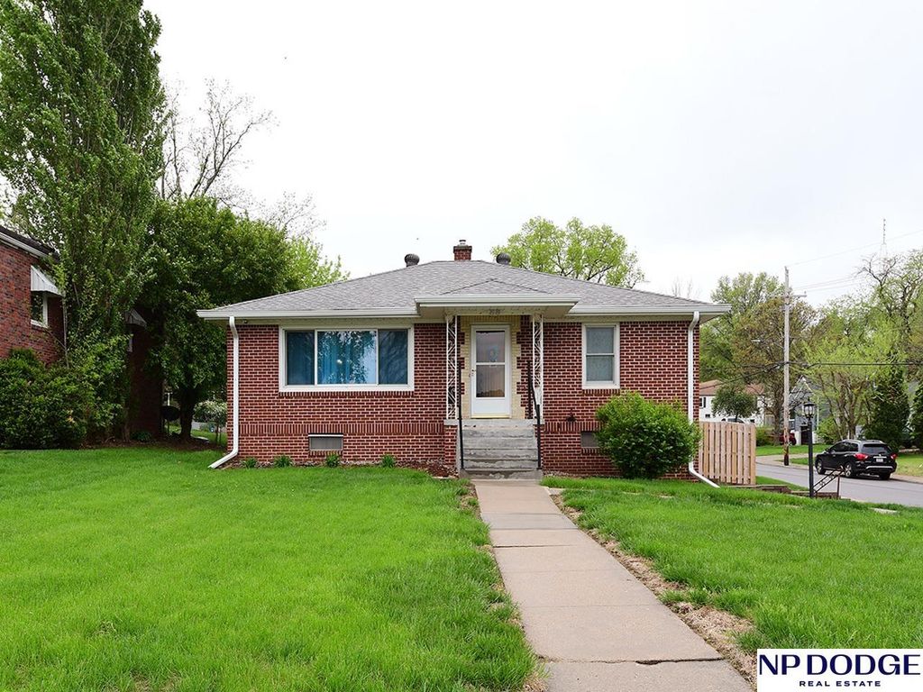 4949 Pratt Street, Omaha, NE 68104