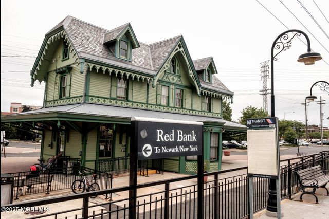 34 Rector Place, Red Bank, NJ 07701