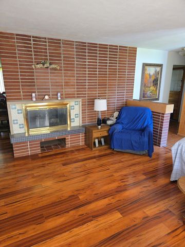 2114 W 3rd Place, Hobart, IN 46342