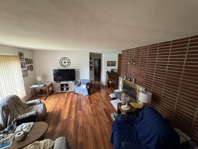 2114 W 3rd Place, Hobart, IN 46342